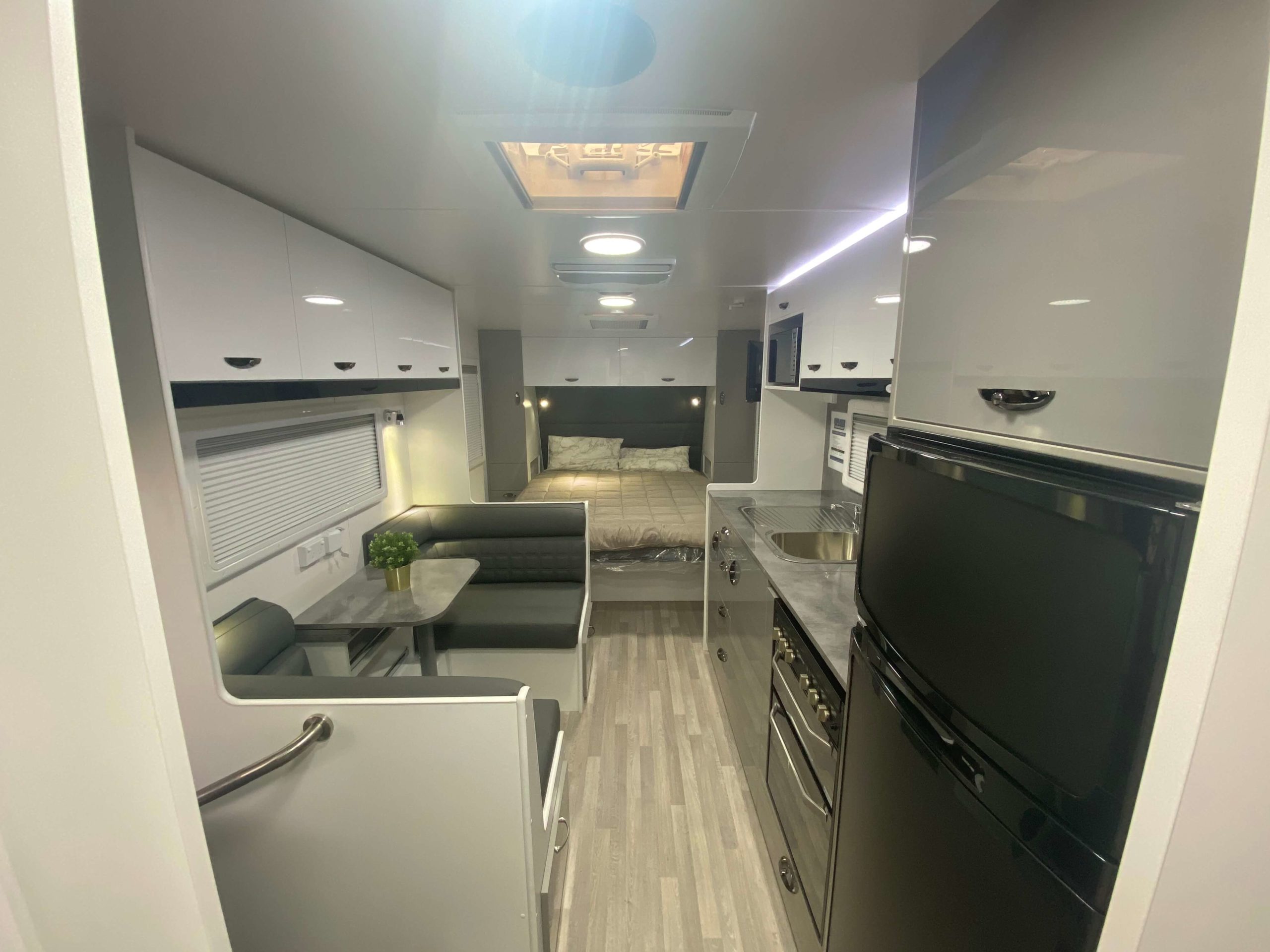 Viscount V2 Premium Plus Caravan Explorer Caravan Sales Adelaide